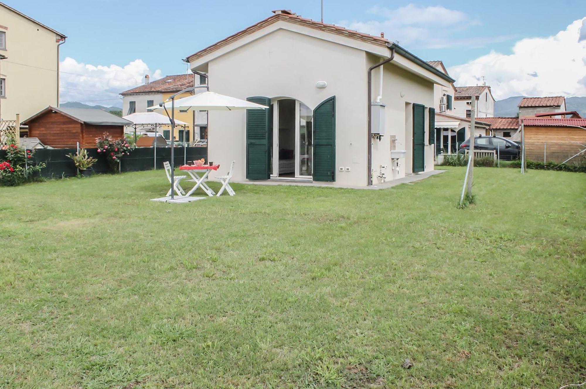 Modern Home With Private Parking Near The Station! Lucca Dış mekan fotoğraf